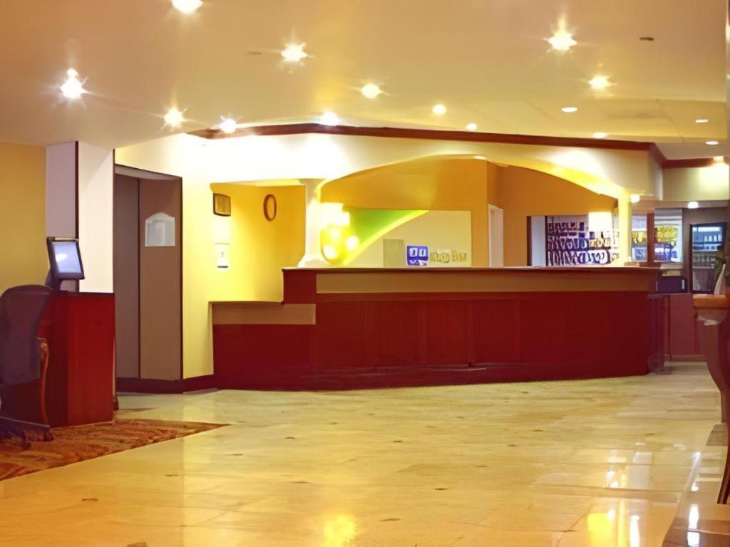 Garden Plaza Hotel Saddle Brook Luaran gambar