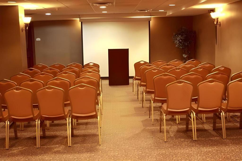 Garden Plaza Hotel Saddle Brook Luaran gambar