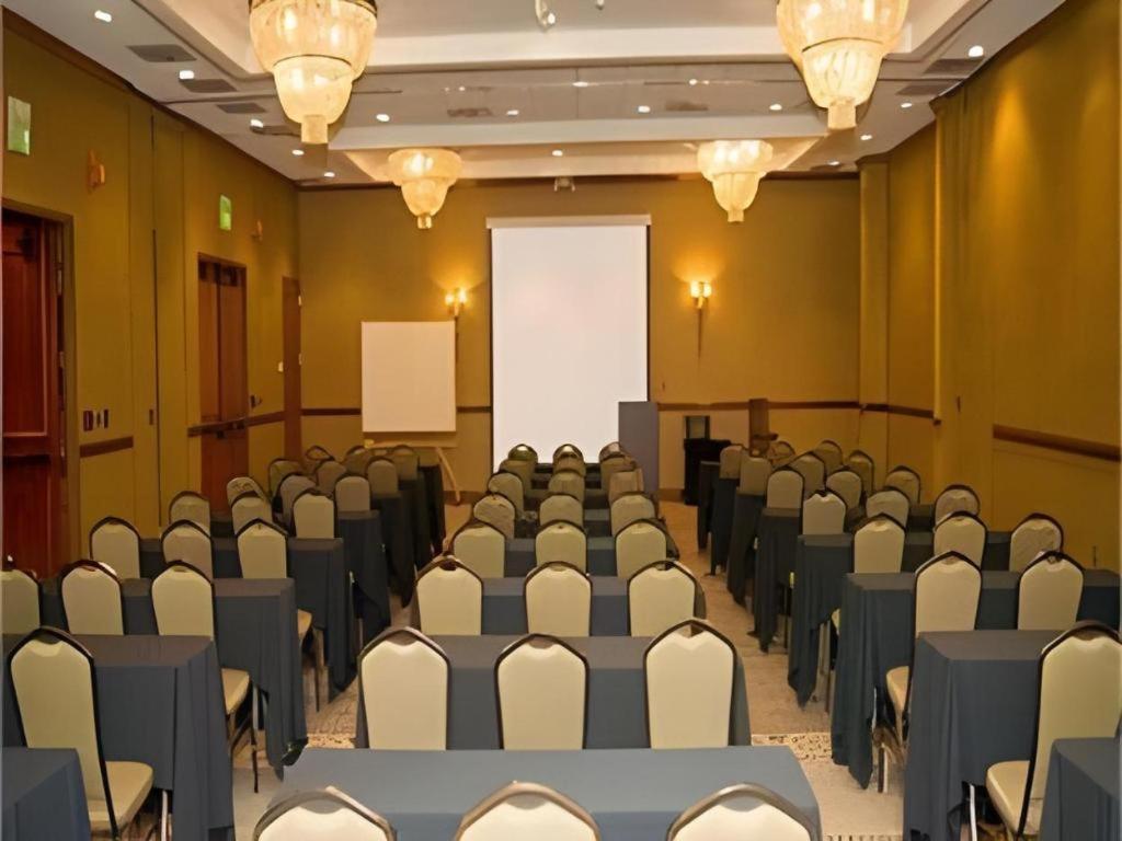 Garden Plaza Hotel Saddle Brook Luaran gambar