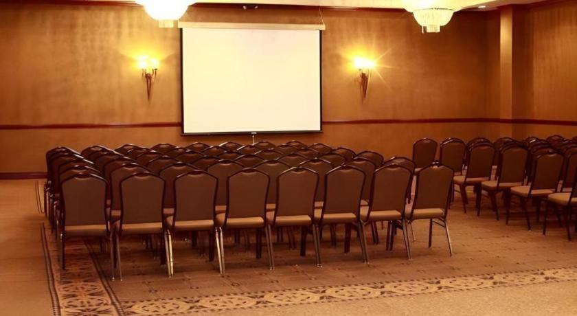 Garden Plaza Hotel Saddle Brook Luaran gambar